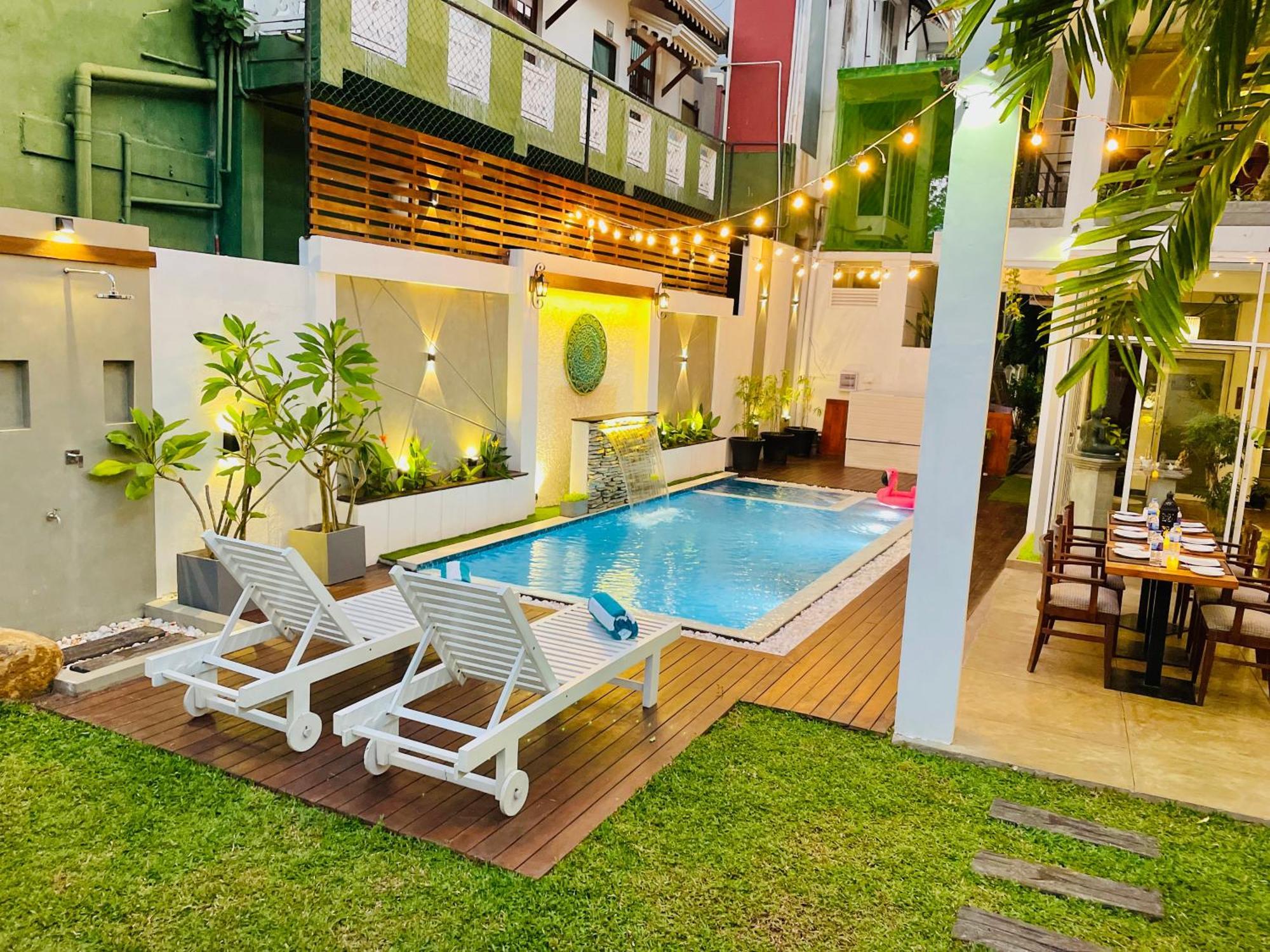 8 Plus Motels 尼甘布 外观 照片