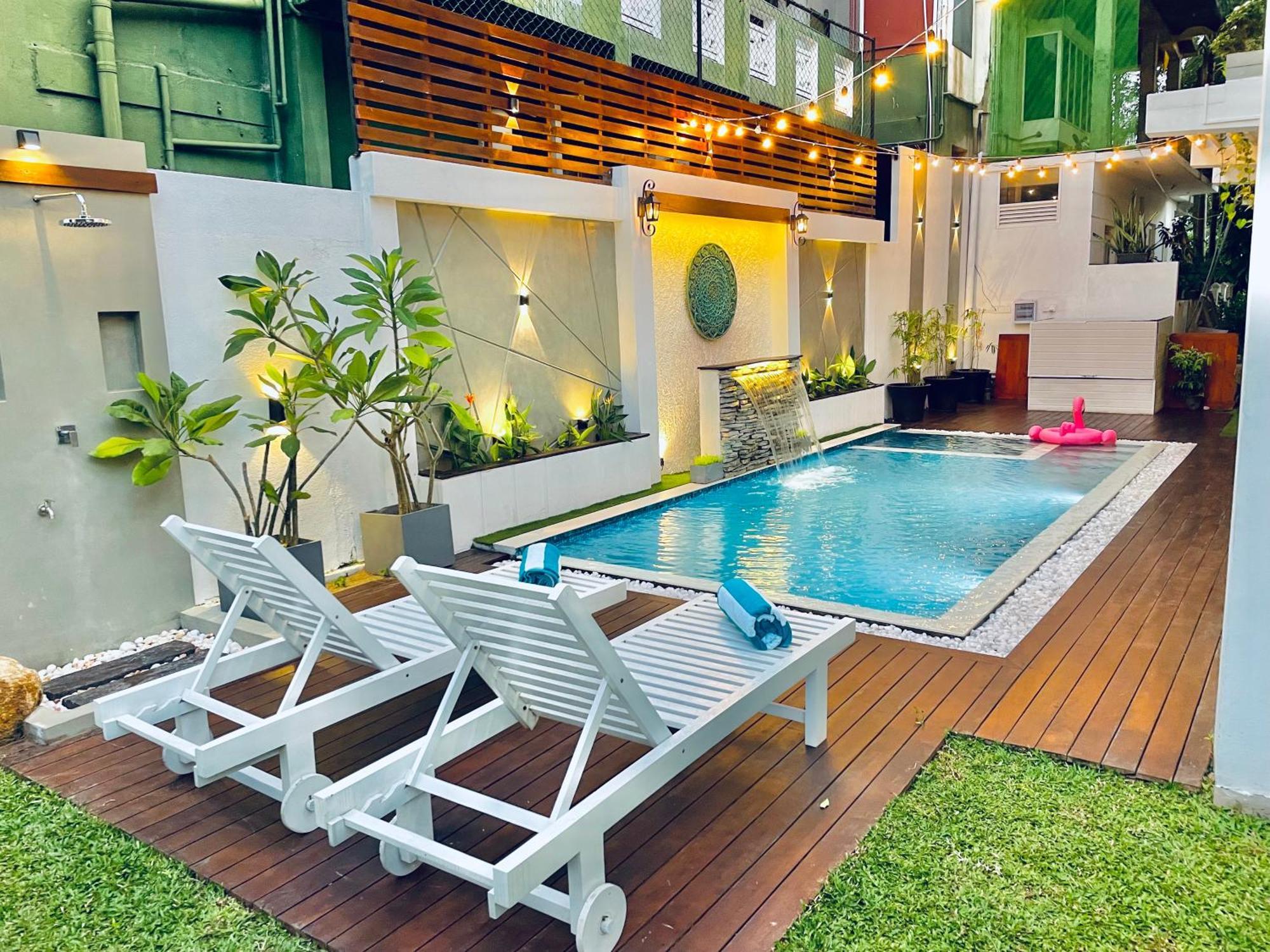 8 Plus Motels 尼甘布 外观 照片